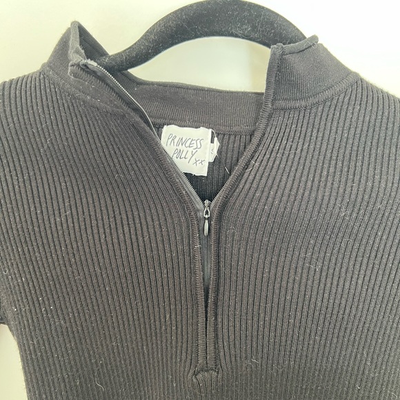 Princess Polly black knit crop top - Picture 3 of 3